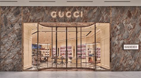 gucci store queensplaza